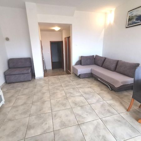 Apartments Golub Цезарица Стая снимка