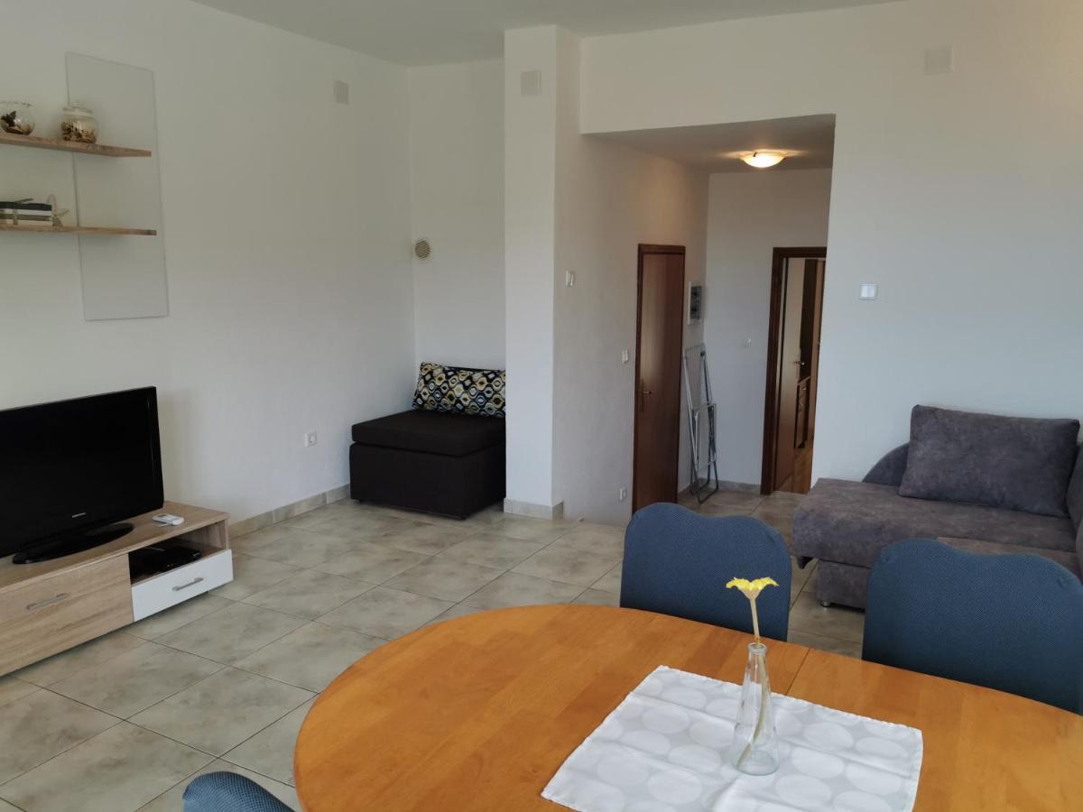 Apartments Golub Цезарица Екстериор снимка