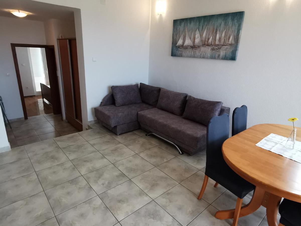 Apartments Golub Цезарица Екстериор снимка