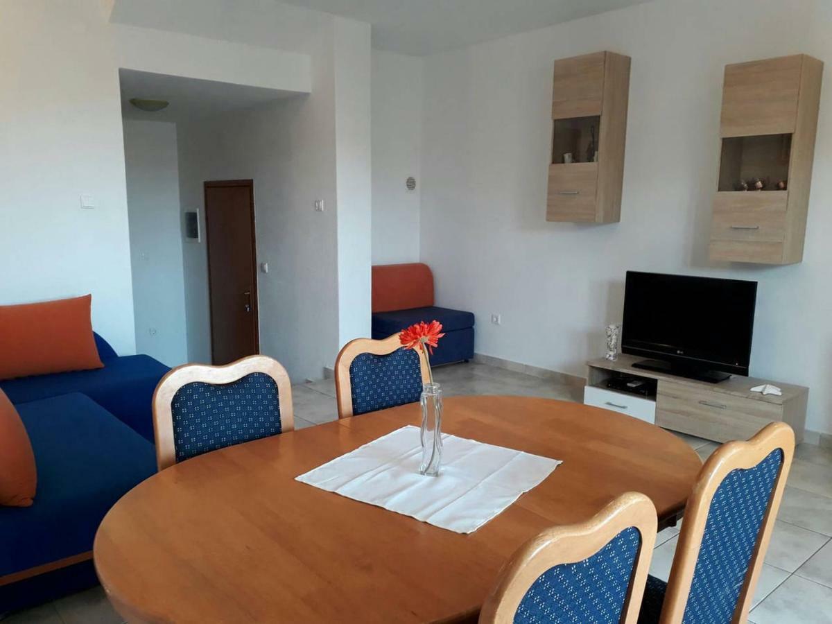 Apartments Golub Цезарица Екстериор снимка