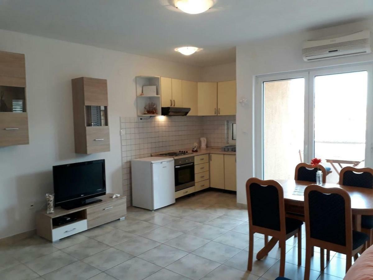 Apartments Golub Цезарица Екстериор снимка