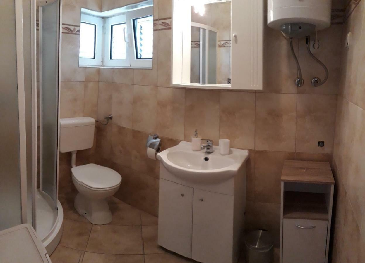 Apartments Golub Цезарица Екстериор снимка